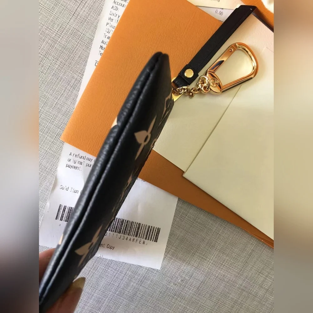 Louis Vuitton Key Pouch - Picture 6 of 9